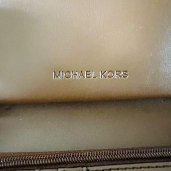 MICHAEL KORS Jet Set Travel Vanilla Logo Flat MF Phone Case Zip Wallet Wristlet - Picture 8 of 9